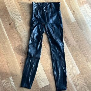 Spanx faux leather black leggings. Size Medium.